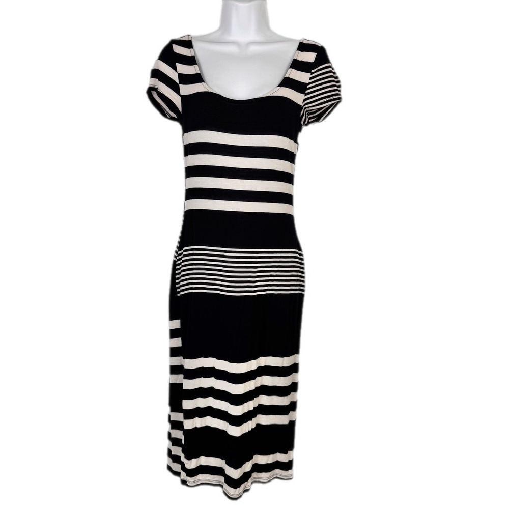 Almost Famous Striped‎ Midi Dress Women M Black White Short Sleeve Bodycon Rayon